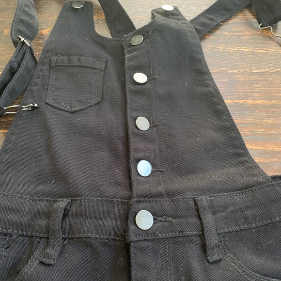 Forever 21 Overall Black Jean shorts - Picture 3 of 6